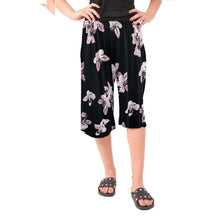 Load image into Gallery viewer, 3/4 Cropped Printed Palazzo Trouser
